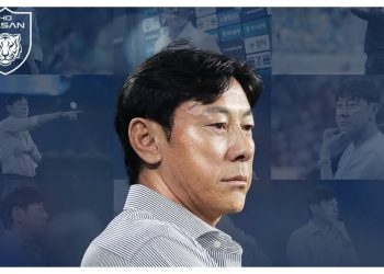 Patrick Kluivert: Mimpi Piala Dunia 2026 di Tengah Perbedaan Shin Tae-yong dan Timnas Indonesia