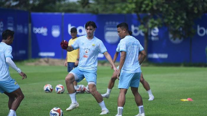 Kapten Persib Kembali ke Jatinangor, Berkumpul dengan Keluarga dan Teman Lama di Sumedang