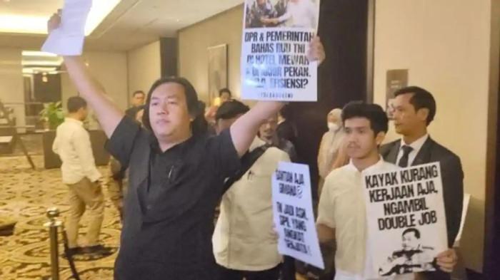 Polisi: Foto Pelaku Penyiraman Air Keras Andrie Yunus Viral Ternyata Buatan AI