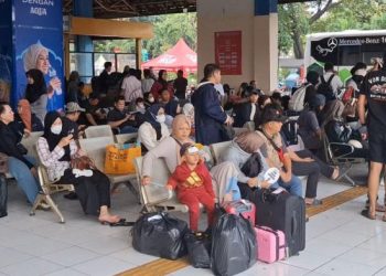 Koarmada RI Bagikan 1.500 Paket Lebaran untuk Prajurit dan PNS