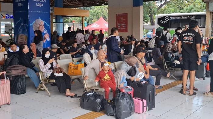 Koarmada RI Bagikan 1.500 Paket Lebaran untuk Prajurit dan PNS