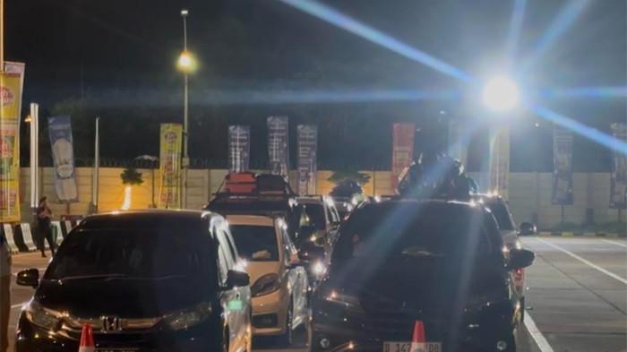 H-6 Lebaran: Pelabuhan Merak Lancar, Truk Dialihkan dari Tol