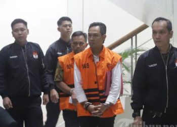 Penampakan uang THR Bupati Cilacap, tertangkap OTT KPK jelang Lebaran, berani peras kadis bisa nego