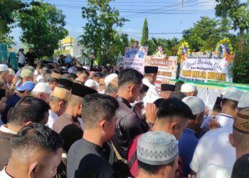 Tangis Adik Pecah Saat Jadi Imam Salat Jenazah Kakaknya, PNS Gorontalo Korban Kecelakaan