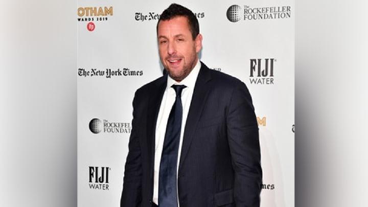 Adam Sandler Jadi Bintang Berpenghasilan Tertinggi 2025