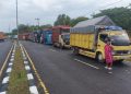 H-6 Lebaran, Antrean Truk Logistik di Pelabuhan Tanjungkalian Mentok Melebihi 1 KM