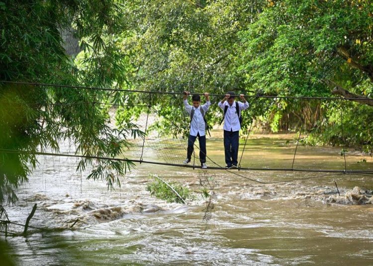 Prabowo Kritik Mobil Dinas Gubernur Rp8 M: Saya Pakai Maung, Buatan Indonesia
