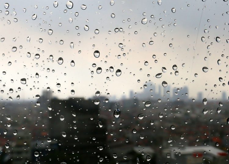 Cuaca Jawa Timur 15 Maret 2026: Hujan Lebat dan Gerimis Siang-Malam