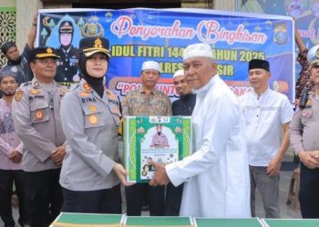 Bingkisan Lebaran Kapolres Rina Tarigan di Samosir, Bangkitkan Semangat Personel yang Tak Libur