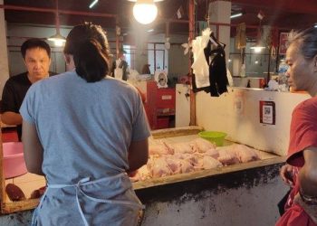 H-1 Pasar Bersehati Manado Penuh Pengunjung, Stok Ayam dan Sapi Habis