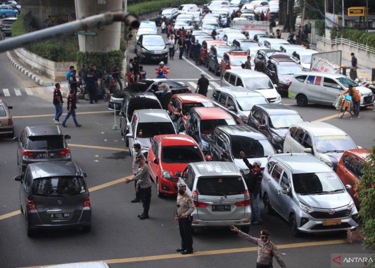 Pengemudi taksi di Jakarta Timur jadi korban perampokan, uang Rp 117 juta berhasil dikembalikan warga