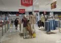 Mencari diskon Lebaran di Midnight Sale Margocity Mall Depok