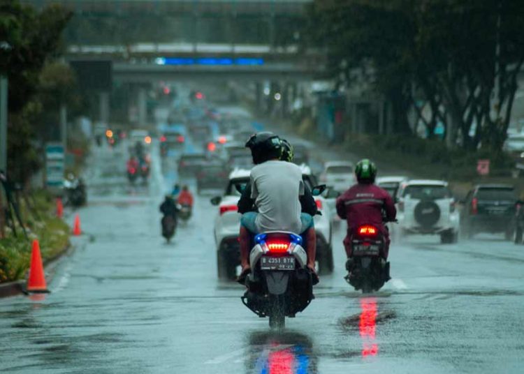 Prakiraan Cuaca OKU Timur Hari Ini: BMKG Peringatkan Hujan Intensitas Tinggi