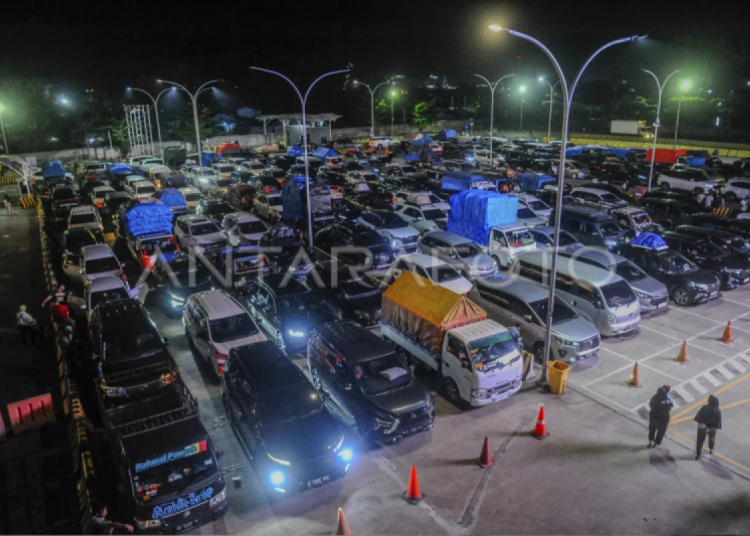 Arus Mudik di Pelabuhan Merak Sepi, Kendaraan Langsung Naik Kapal