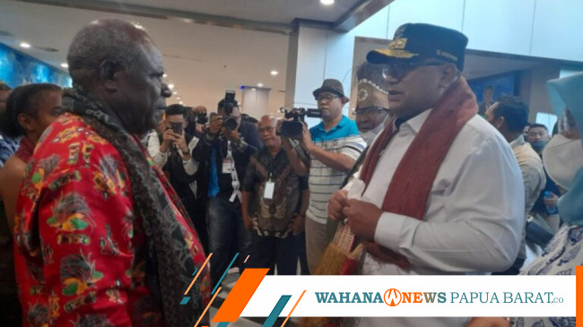 Gubernur Papua Barat Pantau Posko Lebaran di Bandara Sorong
