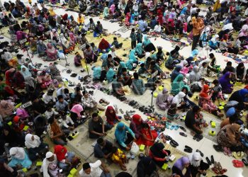 Warga Kulu Nagan Raya Berikan Santunan kepada Anak Yatim